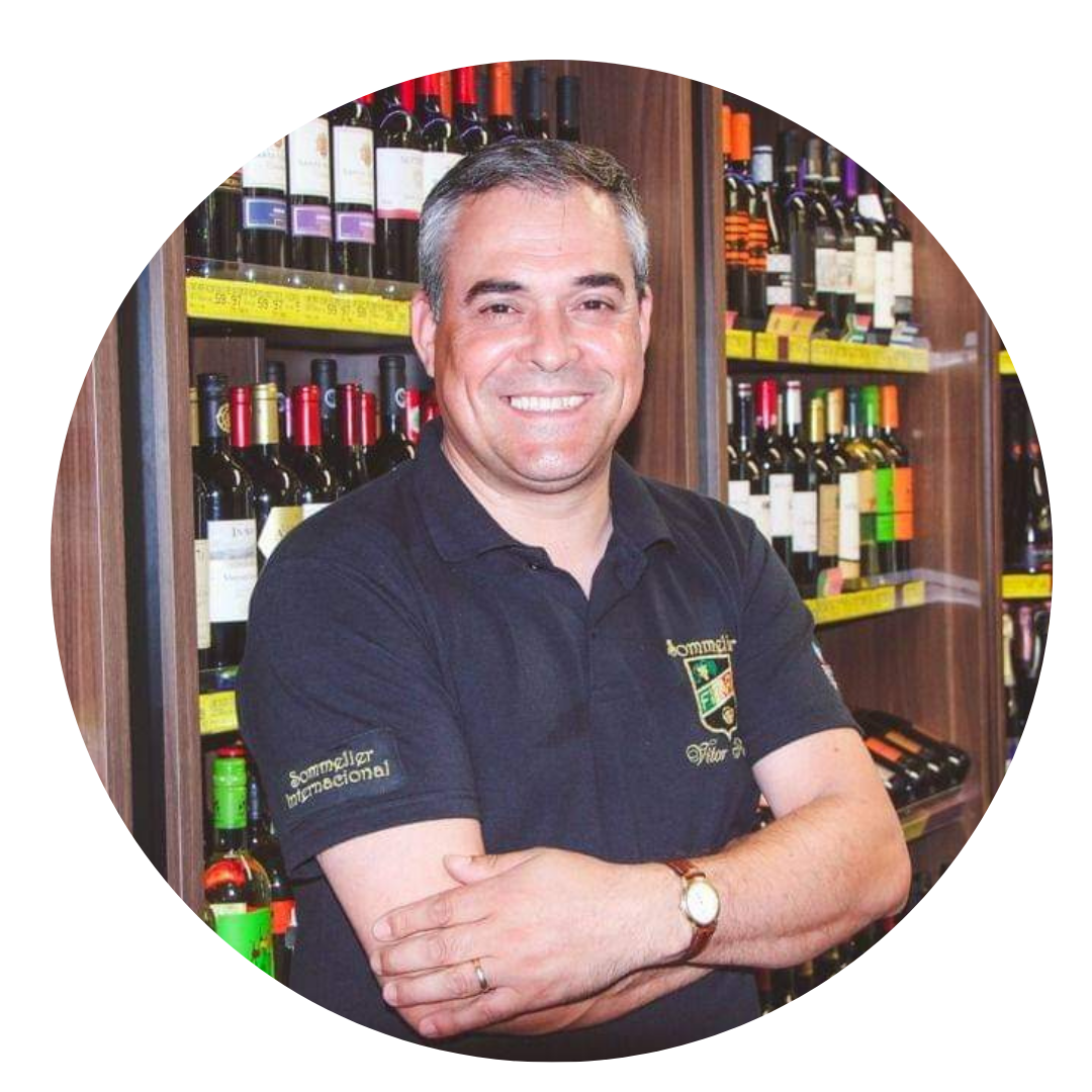 Vitor Pereira, sommelier profissional e fundador da Essência dos Vinhos do Brasil